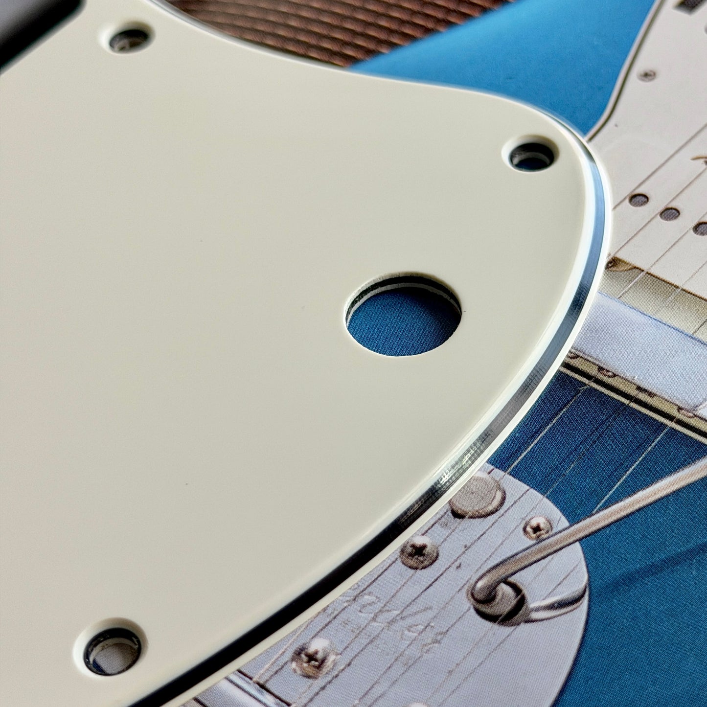 1960's Jazzmaster® Pickguard in White Parchment