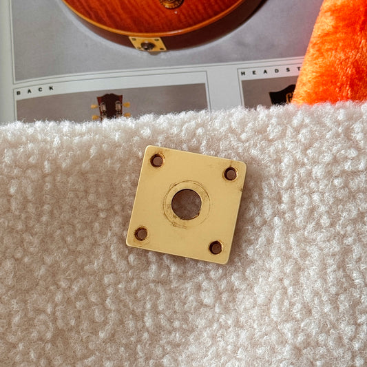 Burst • Geschichtete ABS quadratische Buchsenplatte (gelocht) 1959