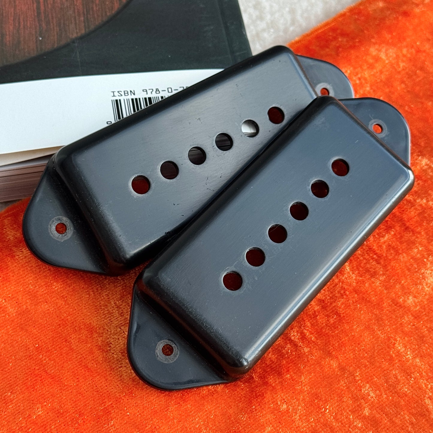 Burst • Butyrat P90 DogEar Tonabnehmerkappen Schwarz
