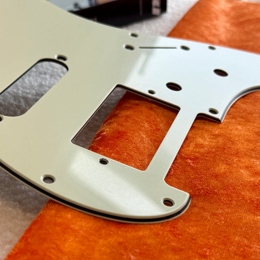 HSS Vintage Strat® Pickguard in Mint Green