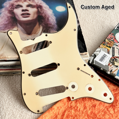 1964 Strat® Pickguard in Pergamentweiß
