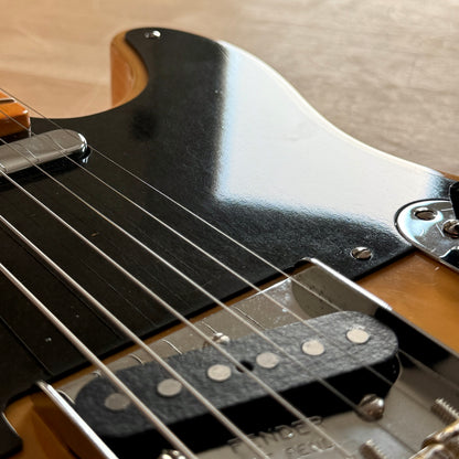 1950er Tele® Bakelit Blackguard (Nitrolackiert)
