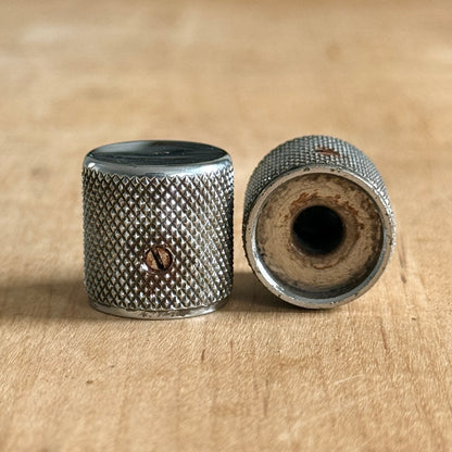 1960er Tele® gerändelte Flat-Top Knöpfe