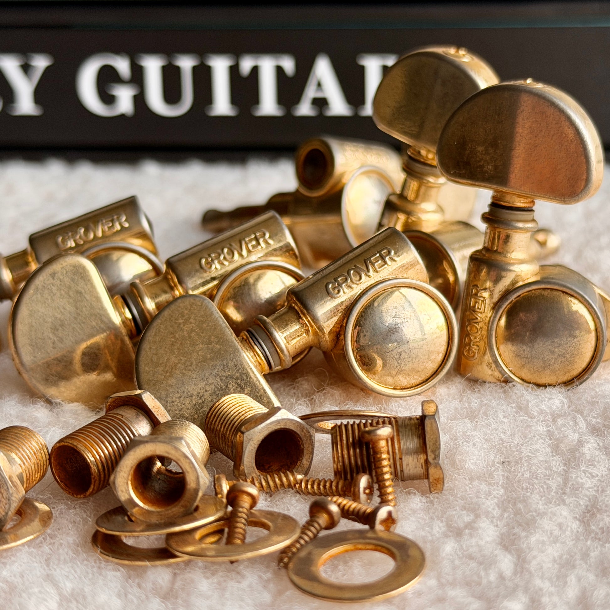 Gold Grover Milk Bottle Aged Tuners Relic Rotomatics Les Paul Custom Grover Tuners Relic Gold Hardware Vintage Gibson Murphy Lab 