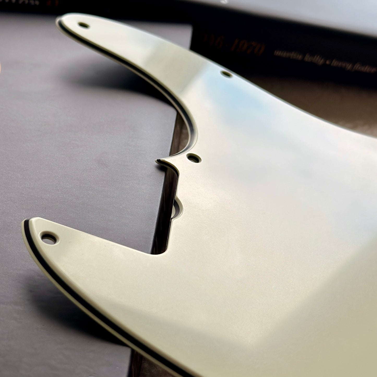 1960's Esquire® Pickguard in Mint