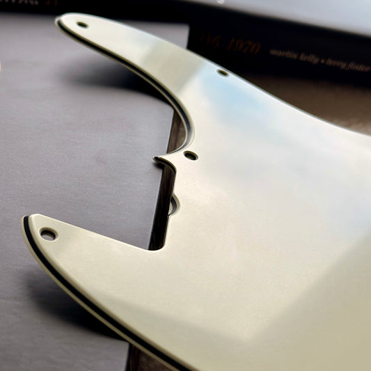 1960's Esquire® Pickguard in Mint