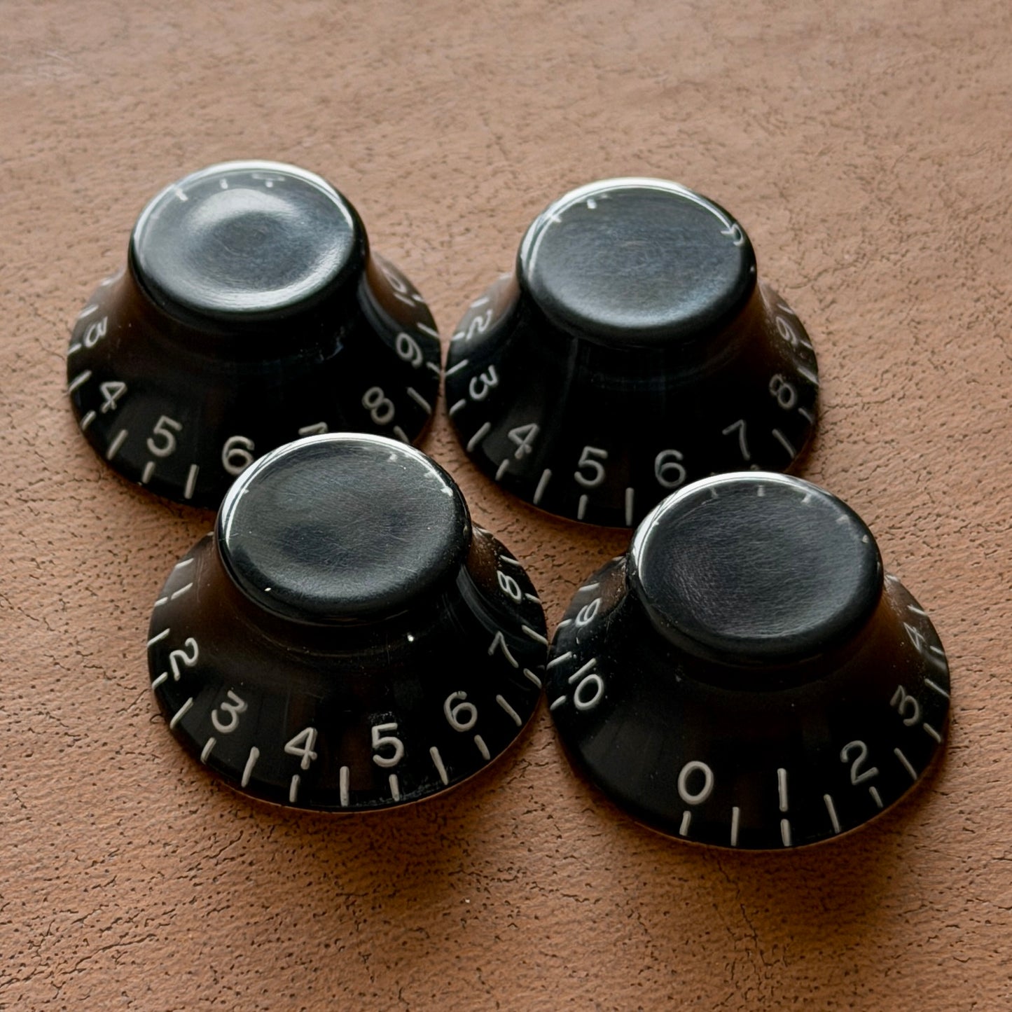 Klingel-/Zylinderhutknöpfe im Vintage-Stil (Schwarz)