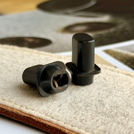 1950er & 1960er Jahre Bakelit Tele® Top Hat Schalterkappe • Daka Ware