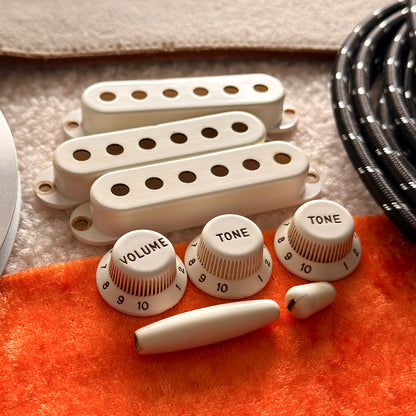 1955 Strat® Knobs, Covers & Tips (Bakelit-Stil)