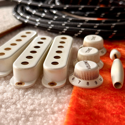 1955 Strat® Knobs, Covers & Tips (Bakelit-Stil)
