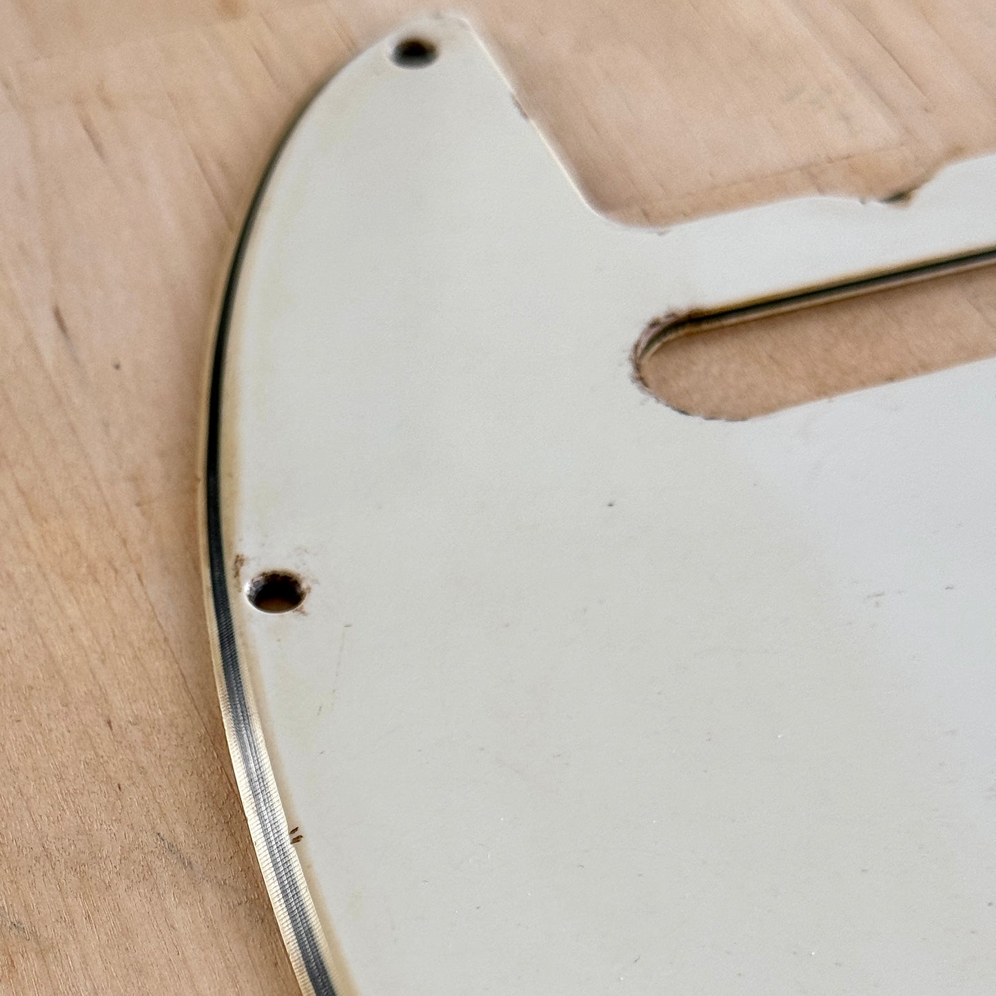 1960er Tele® Pickguard in weißem Pergament