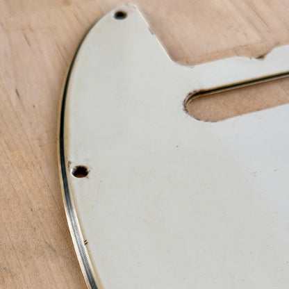1960er Tele® Pickguard in weißem Pergament