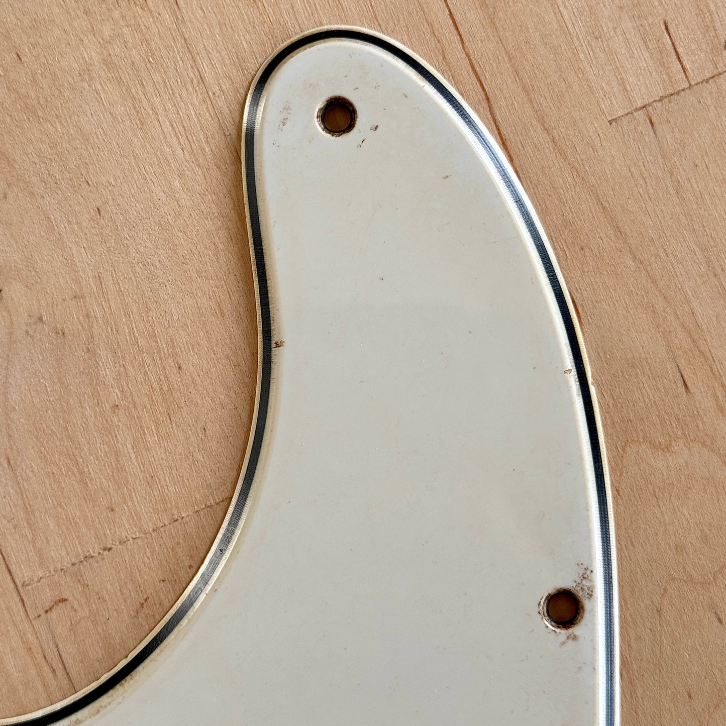 1960er Tele® Pickguard in weißem Pergament