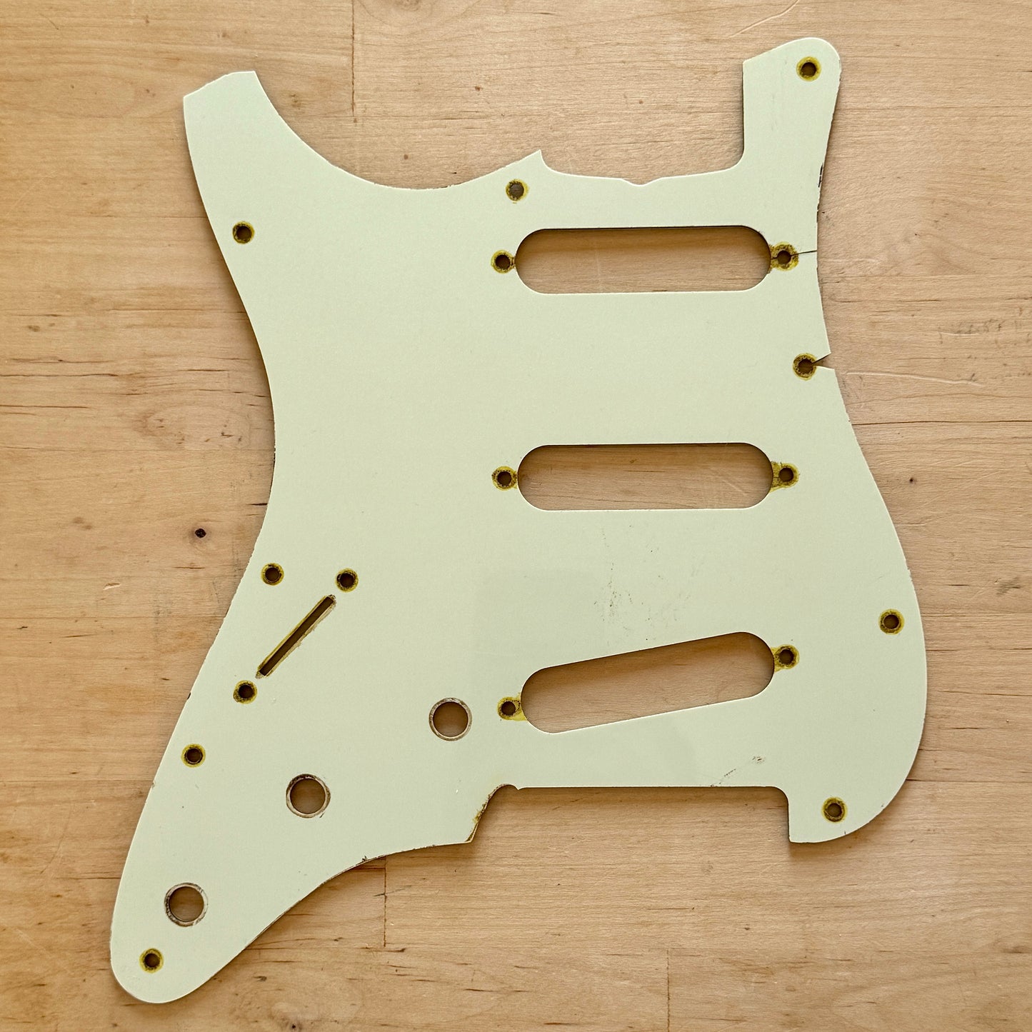 EINZELSTÜCK • Ultra Aged 1962 Strat® Pickguard in Mint