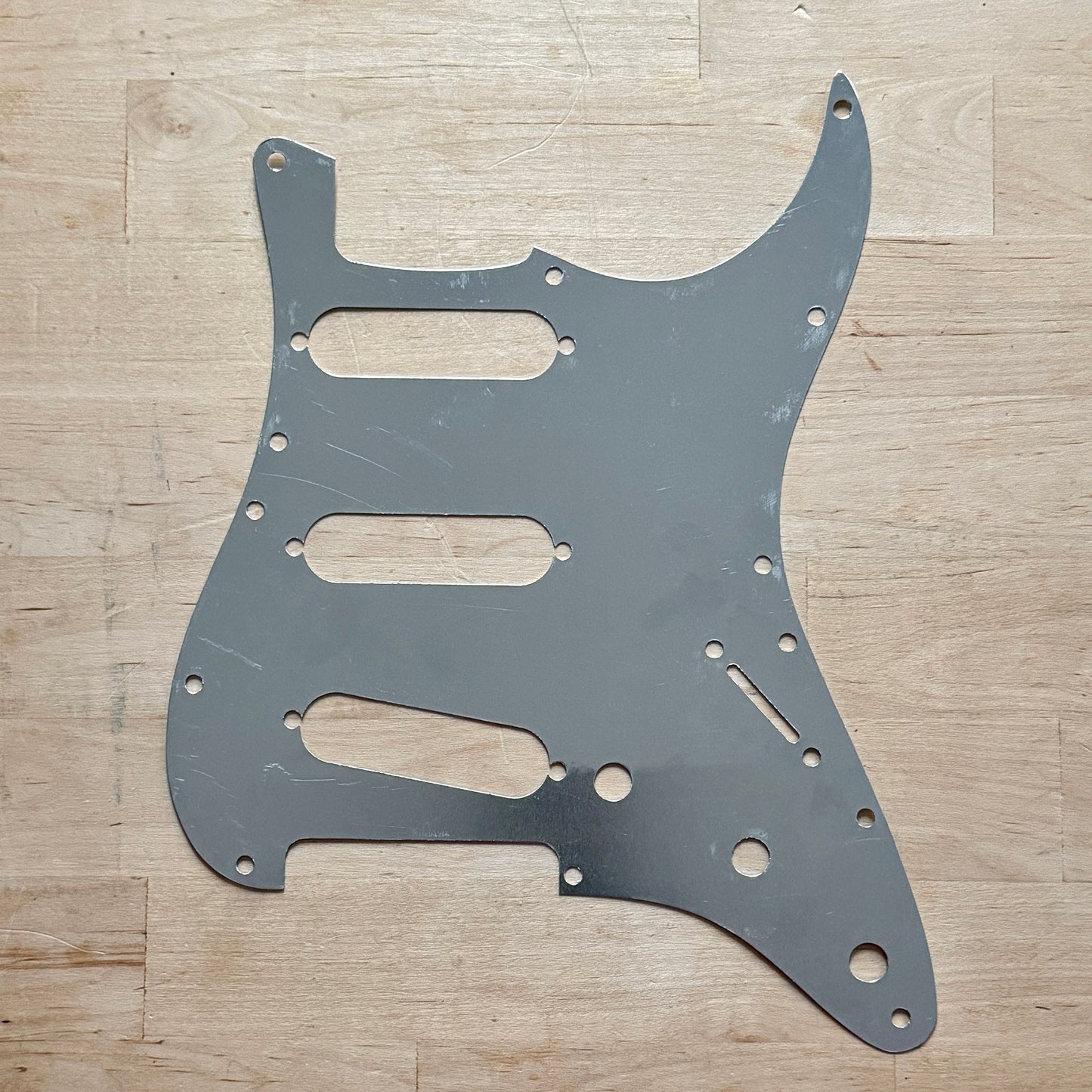 1960er Strat Full Size Shield Plate (Multi Pattern)