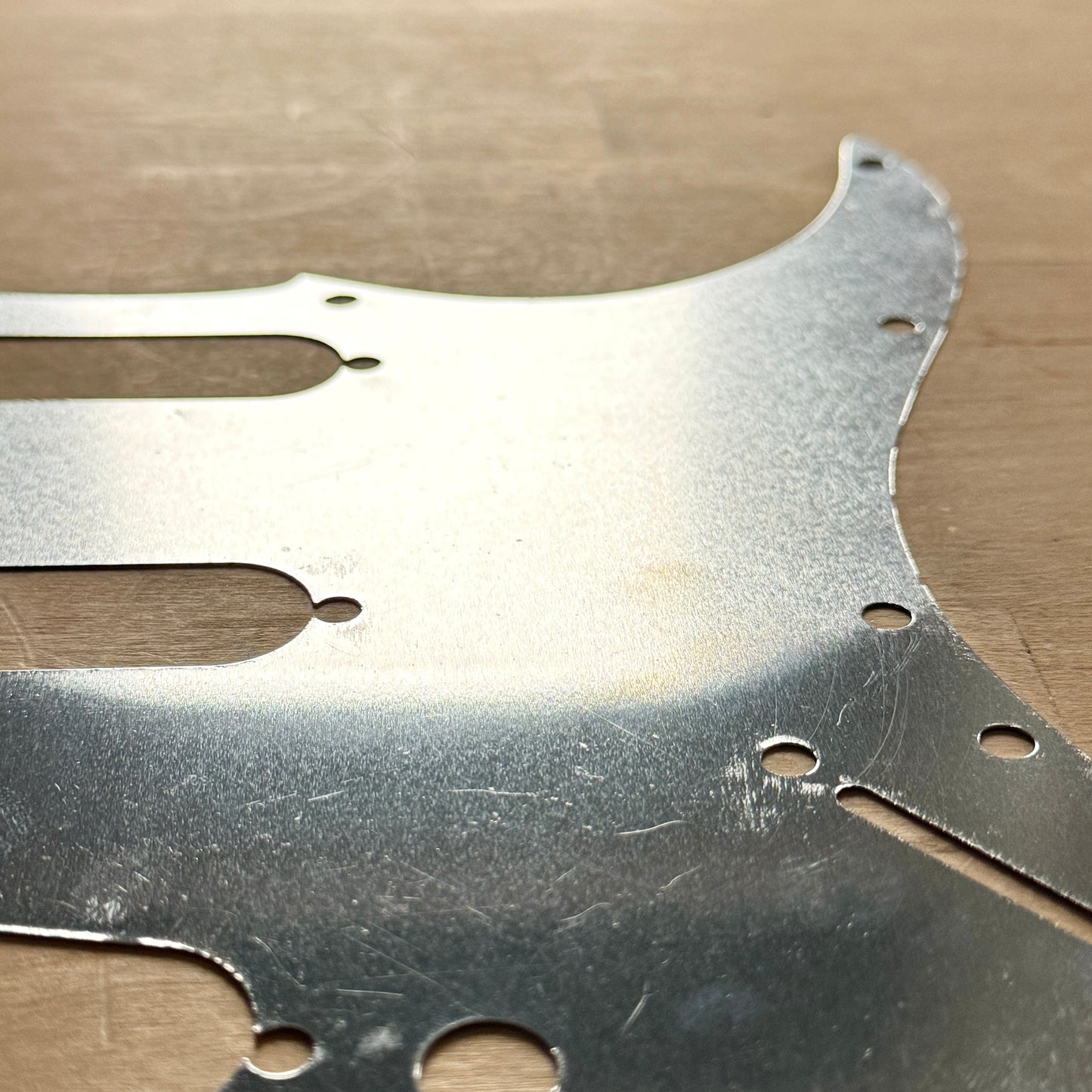 1960er Strat Full Size Shield Plate (Multi Pattern)