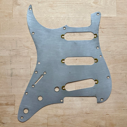 1960er Strat Full Size Shield Plate (Multi Pattern)