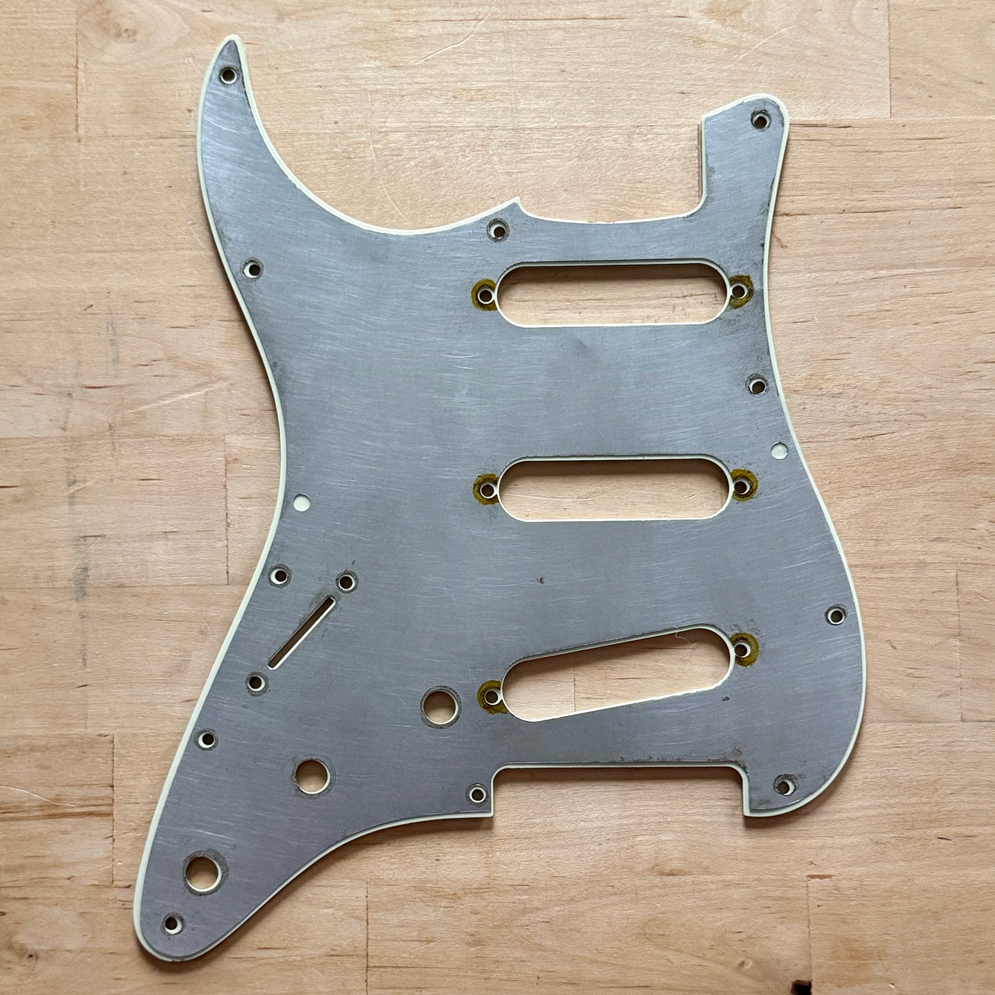 1960er Strat Full Size Shield Plate (Multi Pattern)
