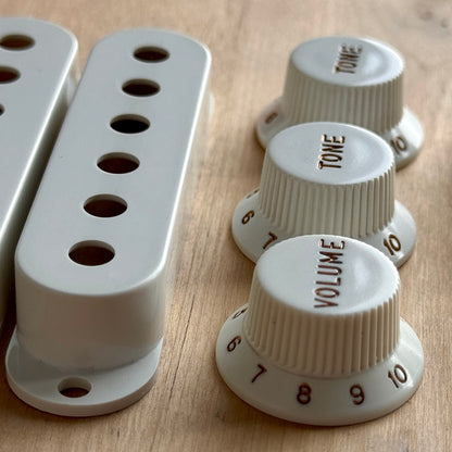 1957 Strat® Knobs, Covers & Tips (ABS Style)