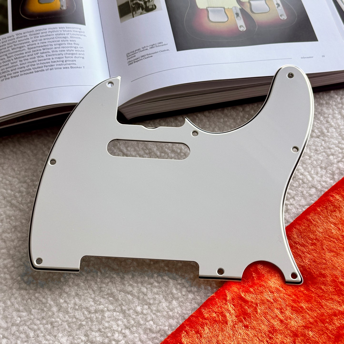 1960er Tele® Pickguard in weißem Pergament