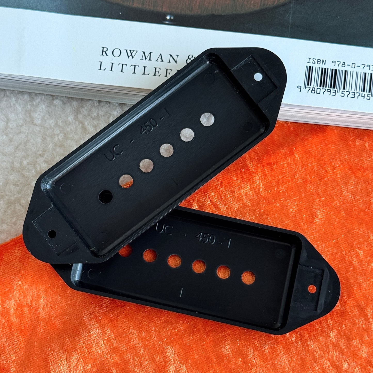 Burst • Butyrat P90 DogEar Tonabnehmerkappen Schwarz