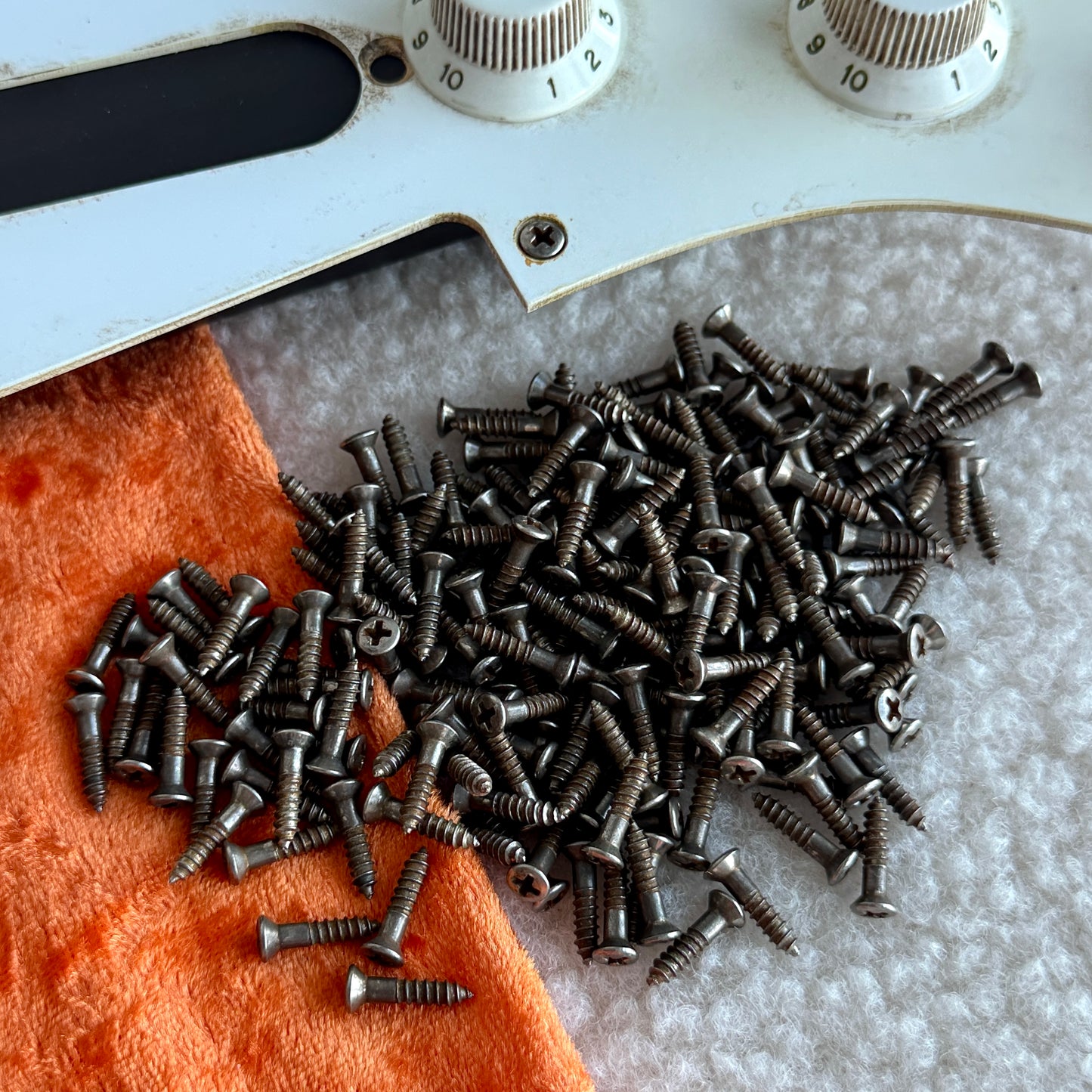 50er Fender® Pickguard-Schrauben