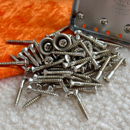 60er-Jahre Gurtknopf / Tele® Brückenschrauben
