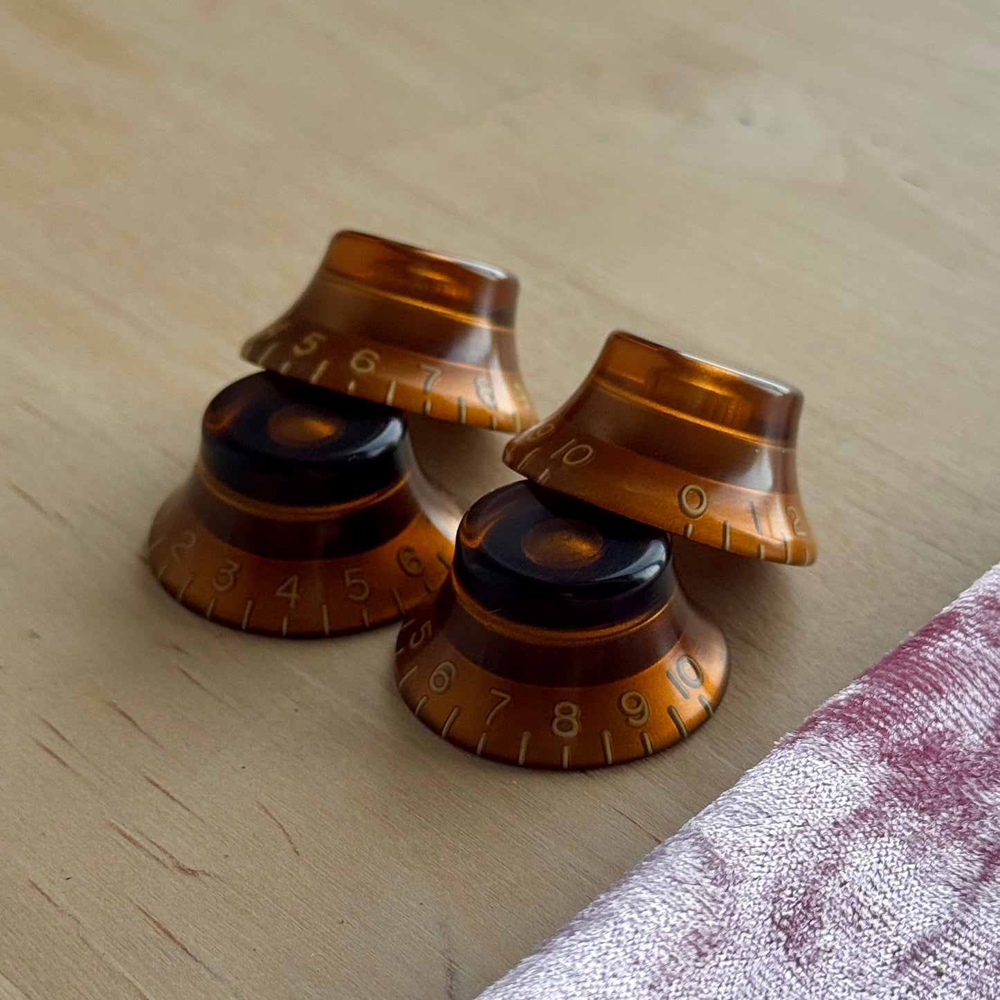Antike Glockenknöpfe (Amber)