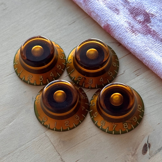 Antike Glockenknöpfe (Amber)