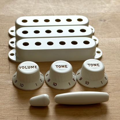 1955 Strat® Knobs, Covers & Tips (Bakelite Style)