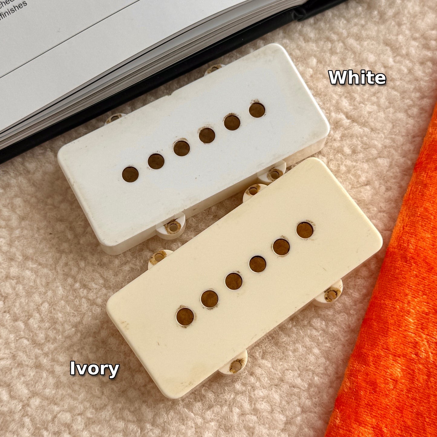 Jazzmaster® Pickup-Kappen in Ivory