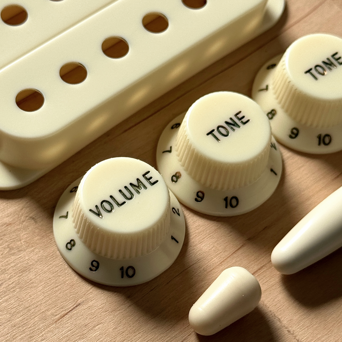 1960er Strat® Nylon-Potikappen, -Tonabnehmerkappen & -Schalterkappen