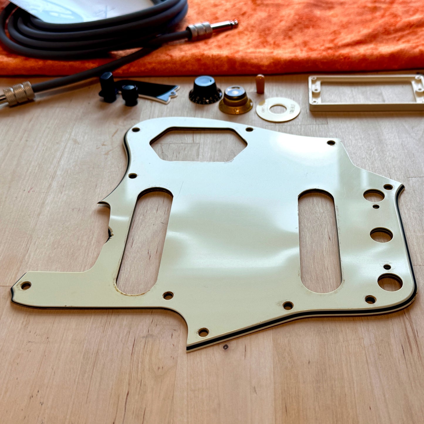 EINZELSTÜCK • '62 Jaguar Pickguard in Mint