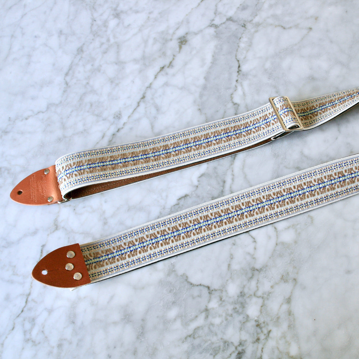 White 'Maco' Guitar/Bass Hippie Strap — official supplier photo 3